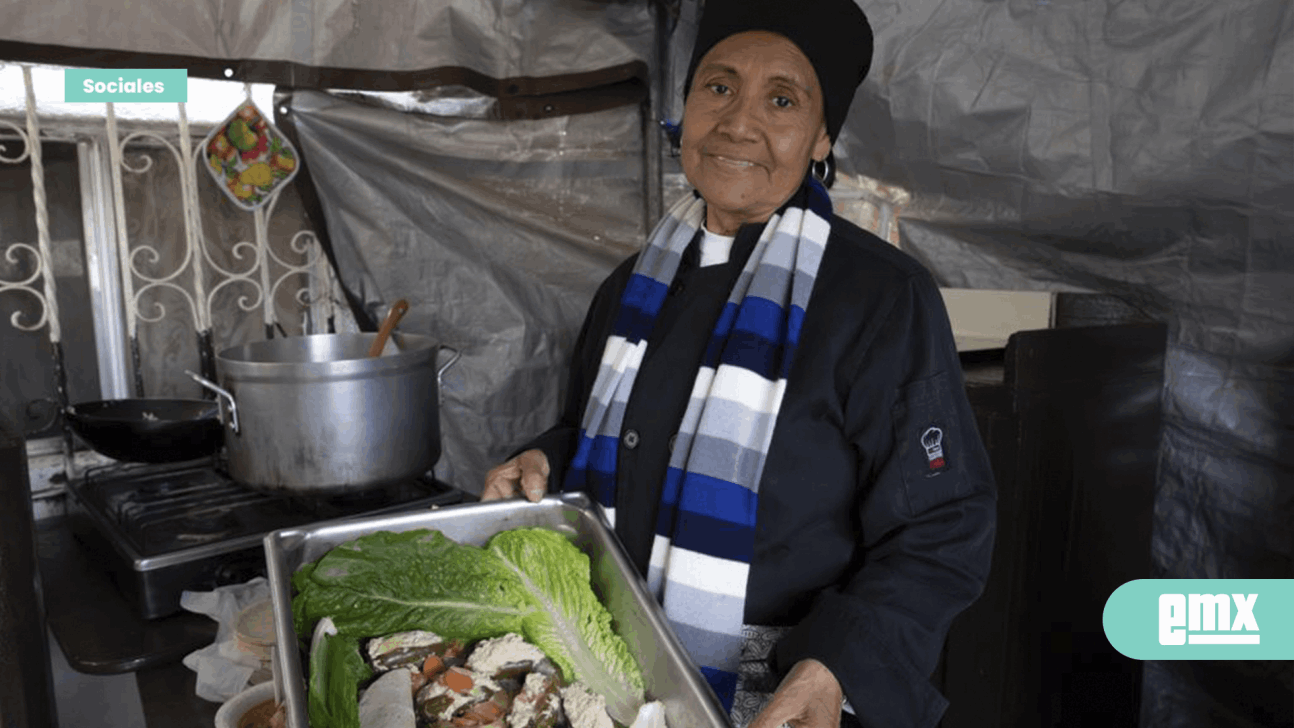 EMX-Esther-entrega-comida-calientita-a-migrantes-y-los-más-necesitados