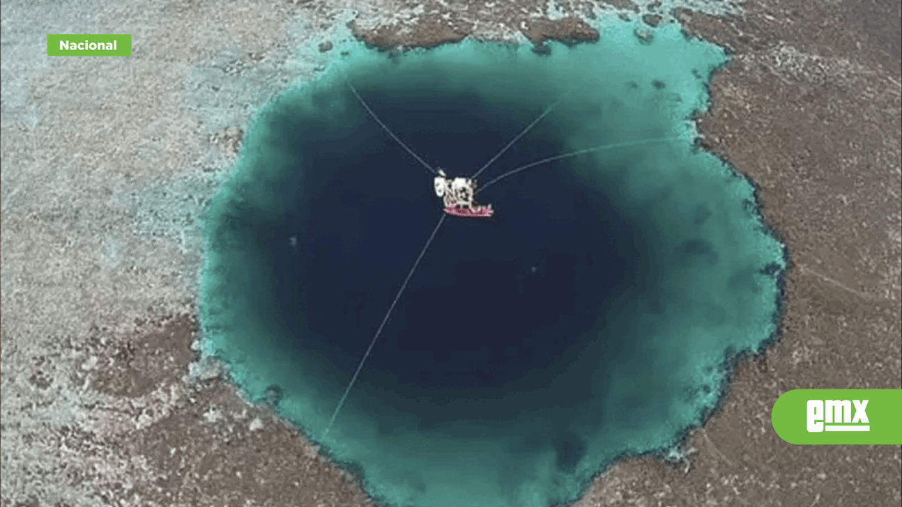 EMX-Científicos descubren el agujero azul más profundo del mundo en México
