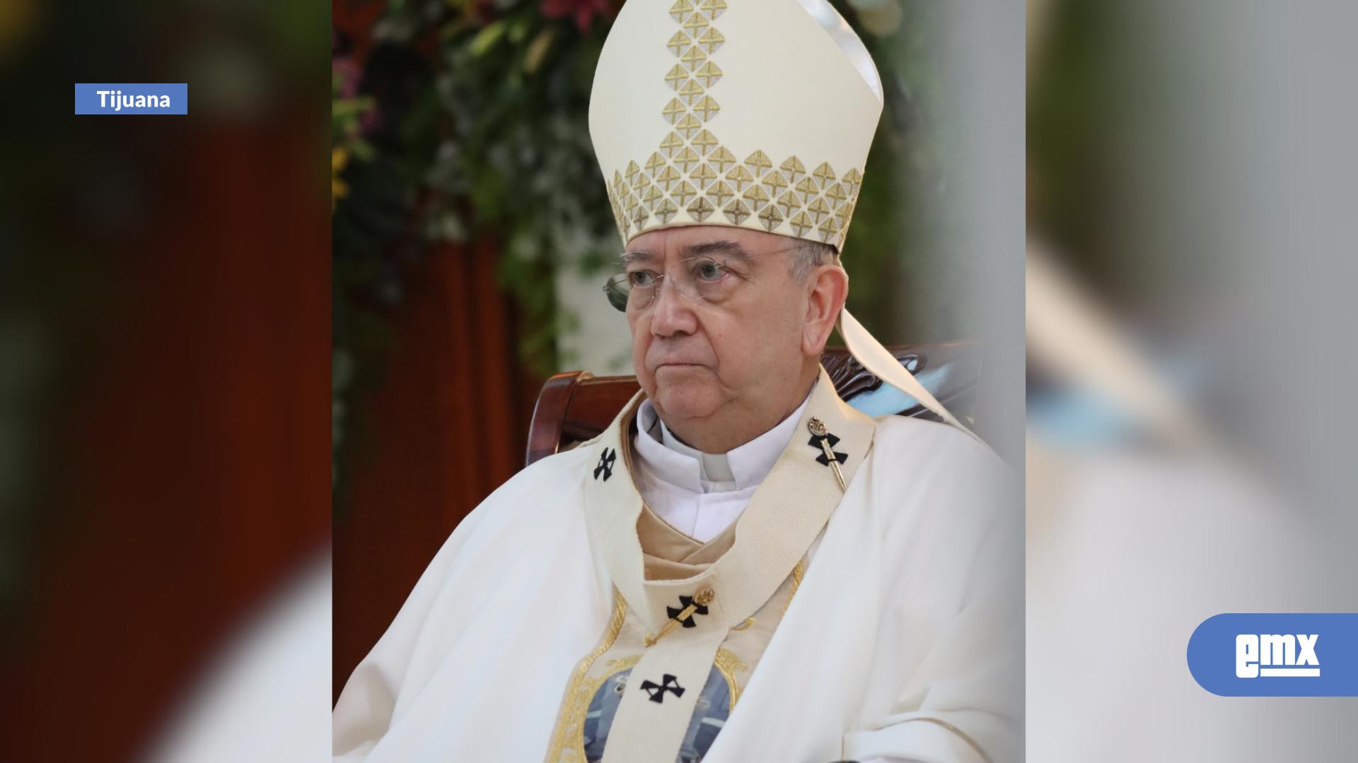 EMX-El-Arzobispo-Francisco-Moreno-Barrón,-ya-se-encuentra-al-lado-del-Padre