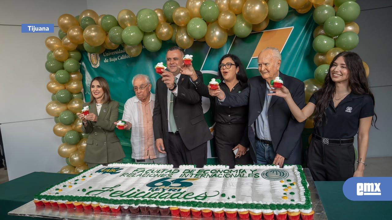 EMX-FEyRI-celebra-65-años-de-historia-y-reconoce-trayectoria-de-sus-egresados
