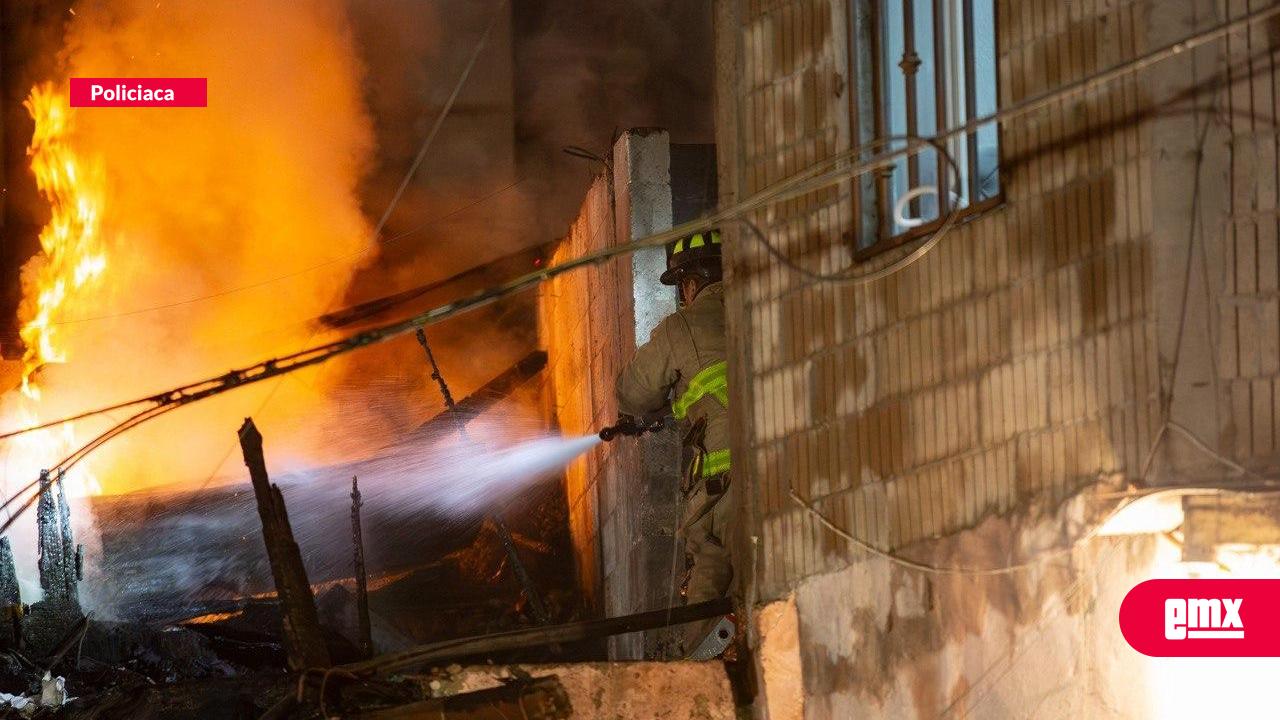 EMX-Incendio-consume-tres-casas-y-deja-una-con-daños-parciales-en-El-Florido