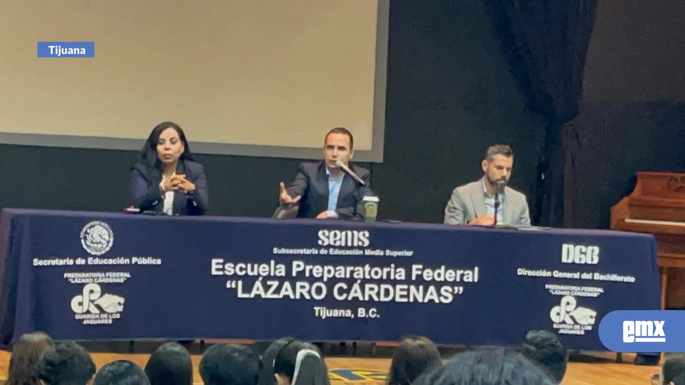 EMX-Refuerzan-seguridad-en-Preparatoria-Lázaro-Cárdenas-tras-recibir-amenazas-anónimas