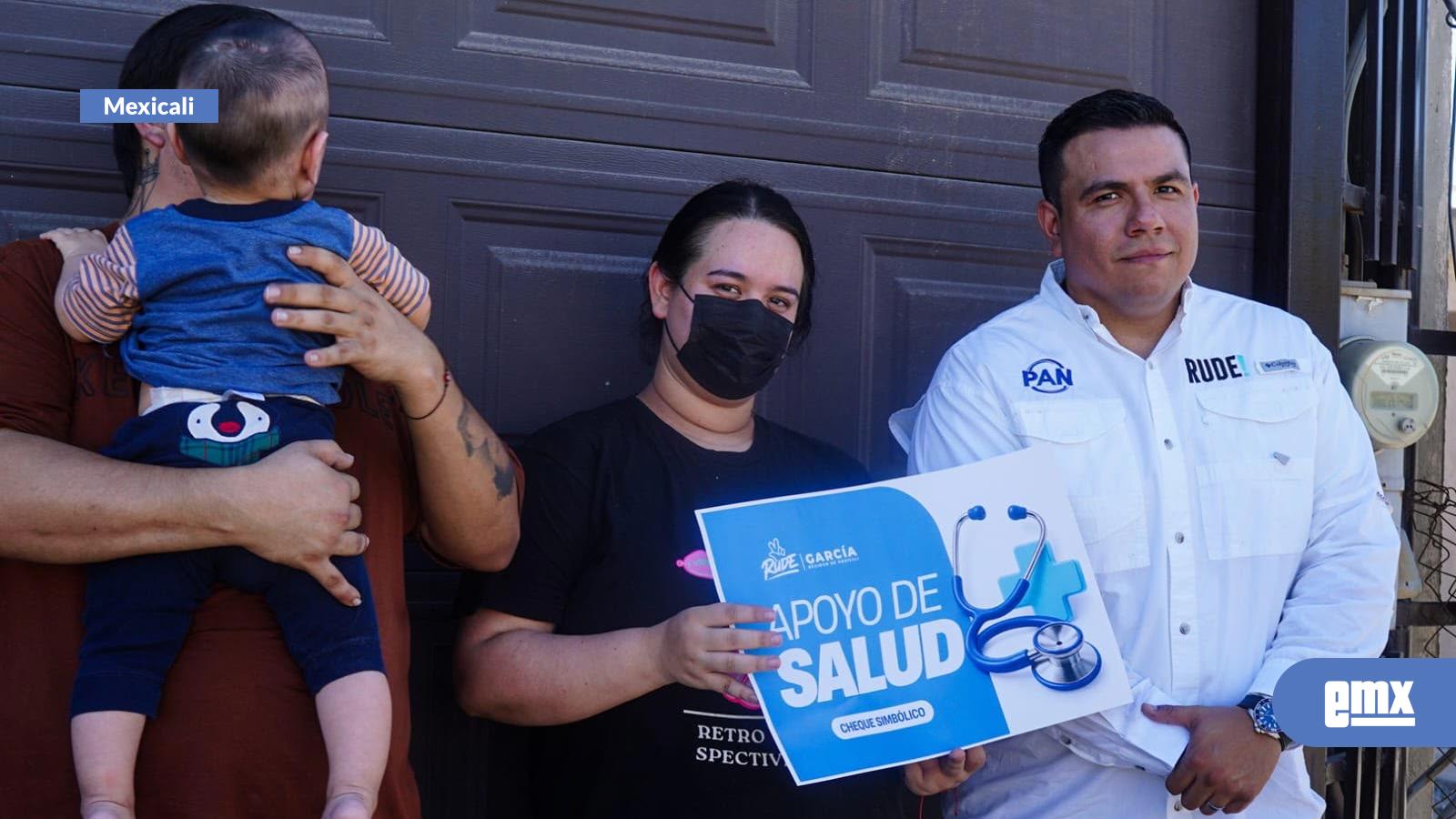 EMX-Entregan-apoyo-económico-a-familia-de-Elian,-menor-lesionado-tras-caer-poste-sobre-camioneta-en-la-que-viajaba