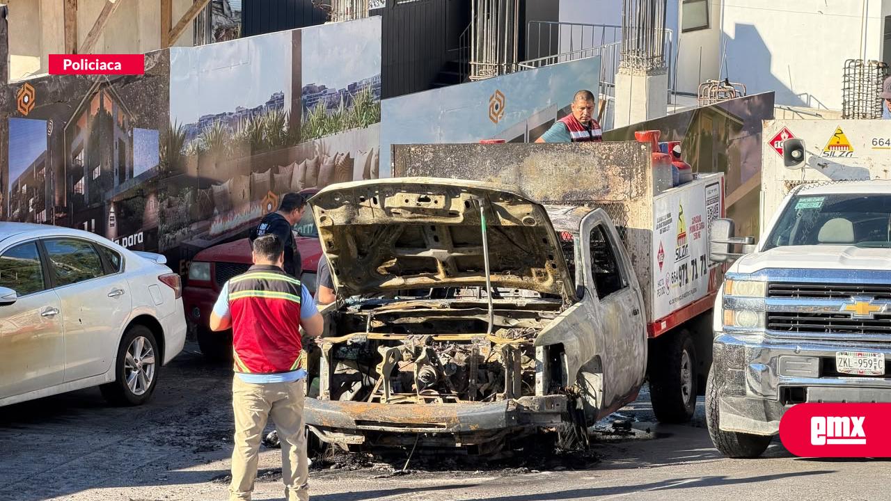 EMX-Incendio-en-camión-repartidor-de-gas-moviliza-a-Bomberos-en-Colinas-de-Agua-Caliente