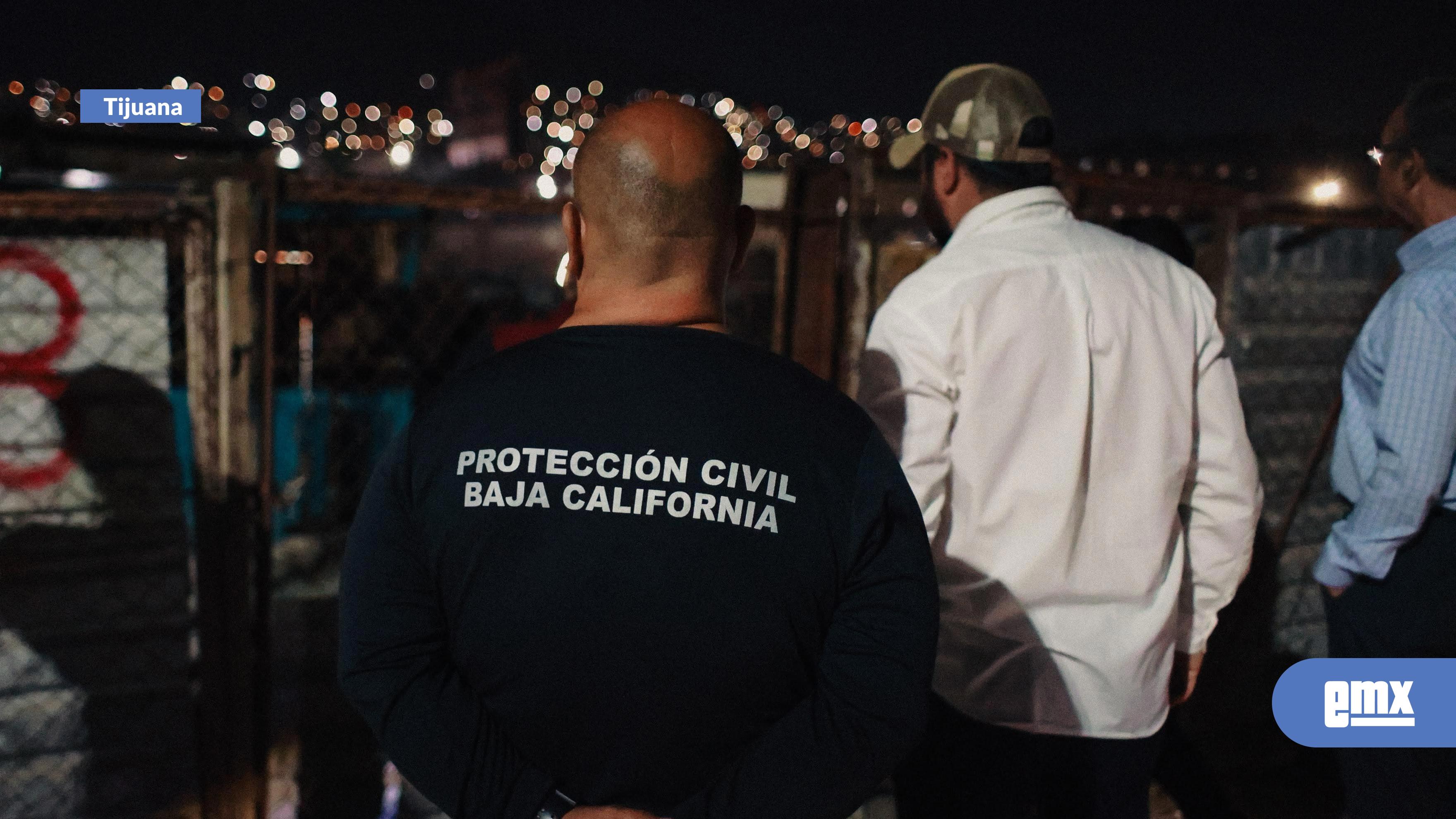 EMX-Alertan-a-familias-que-viven-en-la-canalización-del-río-Tijuana-por-lluvias-y-vientos