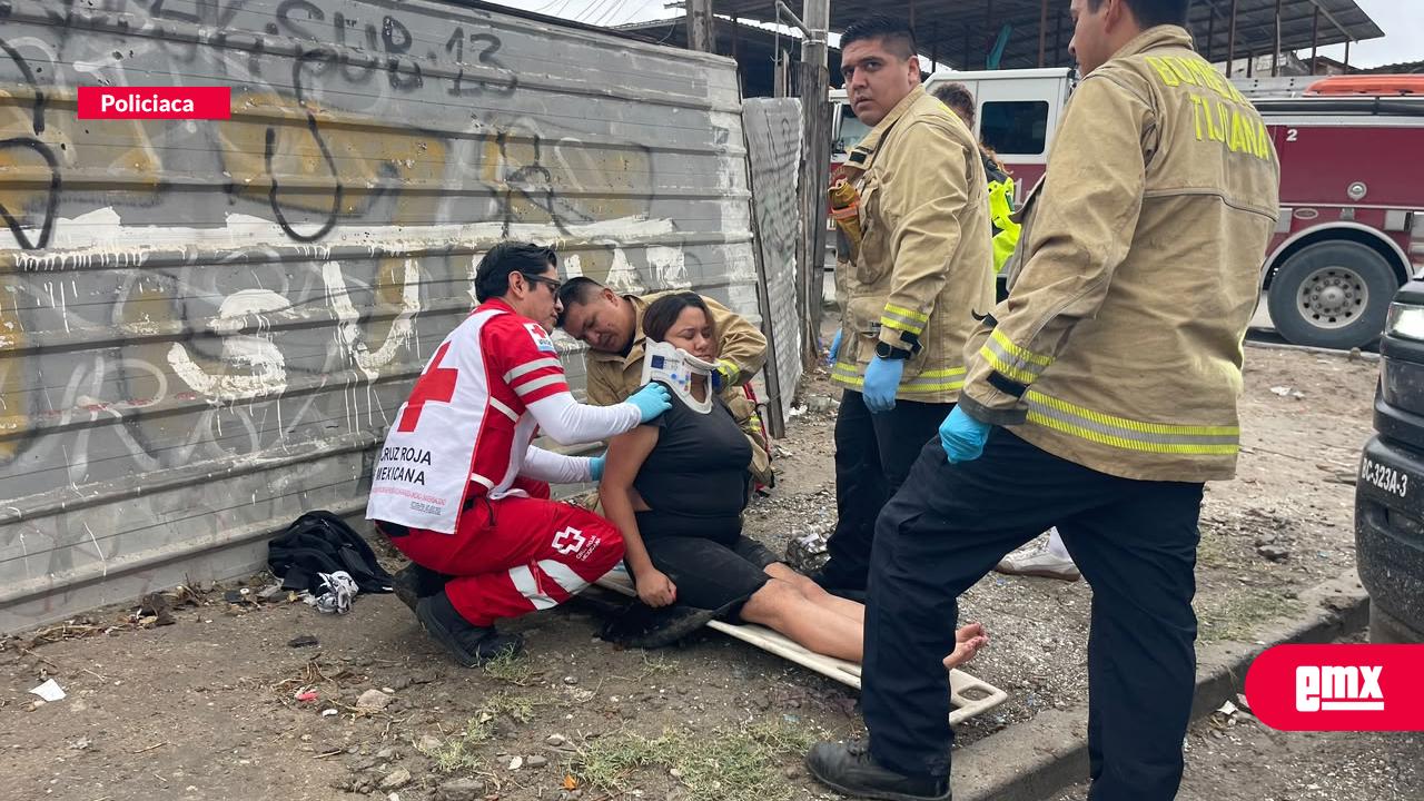 EMX-Cae-acompañante-de-motociclista-en-Terrazas-del-Valle;-presenta-posible-fractura