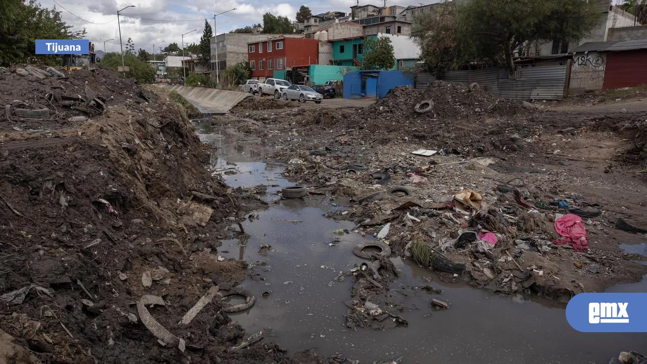 EMX-Buscan-prevenir-inundaciones-con-limpieza-de-pluviales-en-la-Zona-Este