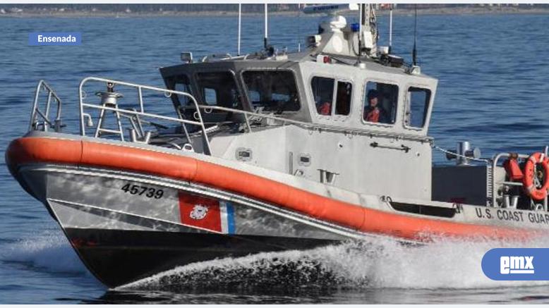 EMX-Rescatan-a-16-personas-tras-emergencia-de-embarcación-a-225-kilómetros-de-Ensenada