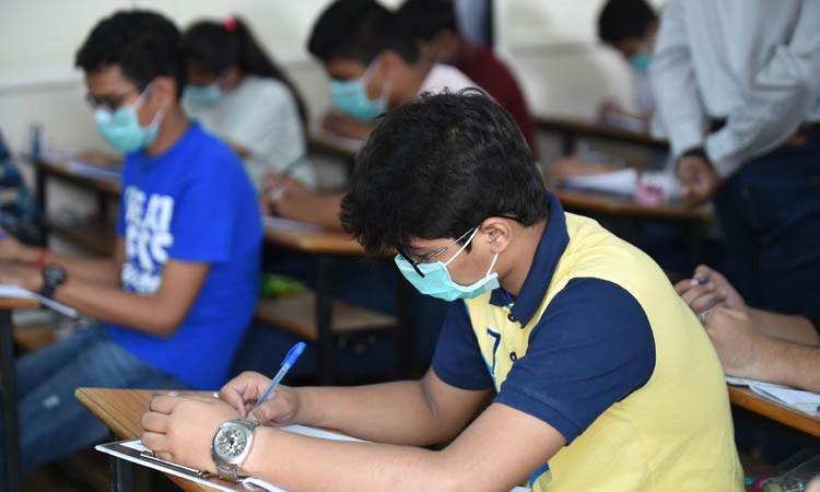 EMX-Primer caso COVID en alumno que regresó a clases en CDMX
