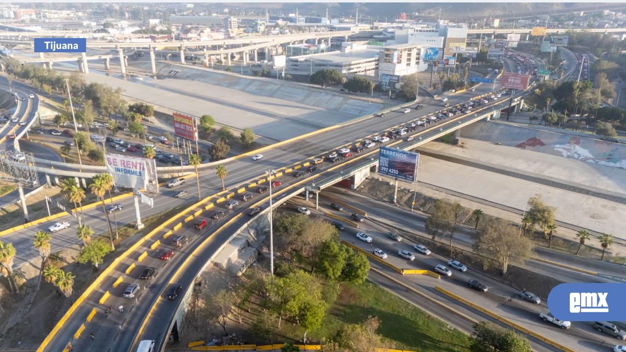 EMX-Cruce-vehicular-en-la-garita-de-San-Ysidro