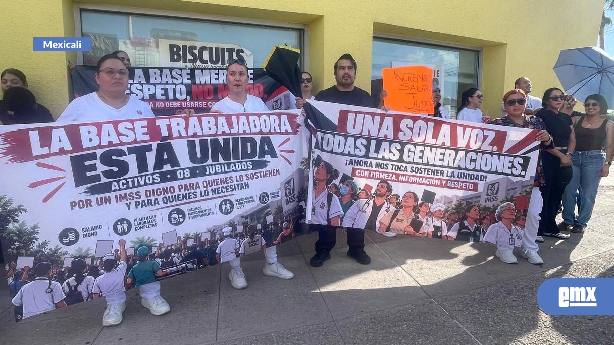 EMX-Trabajadores-del-IMSS-marchan-de-nuevo-en-Mexicali-por-mejores-salarios-y-condiciones-laborales