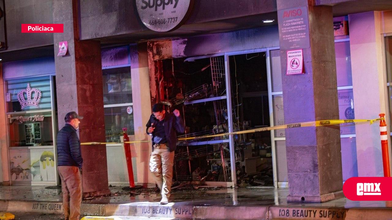 EMX-Incendio-en-local-comercial-de-Plaza-Navarrete;-sospechan-pudo-ser-provocado