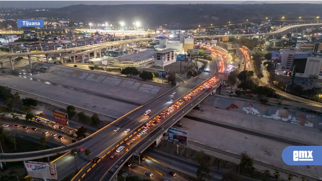 EMX-Así-se-encuentran-las-filas-en-la-garita-de-San-Ysidro-este-miércoles