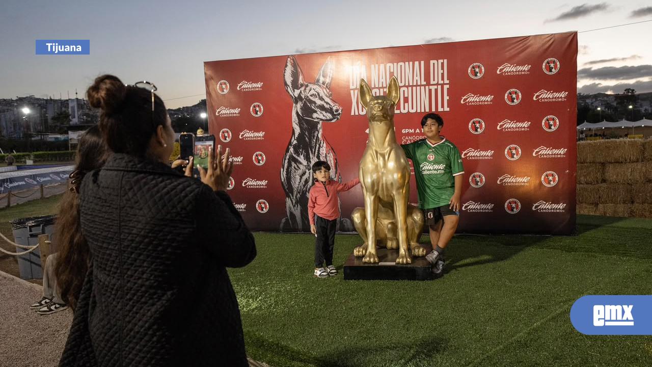 EMX-Celebran-el-Día-Nacional-del-Xoloitzcuintle-con-fiesta-de-lomitos