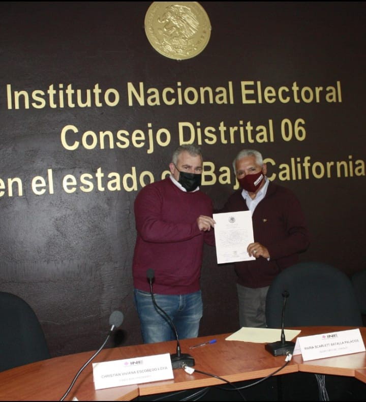 EMX-Recibió Héctor Mares constancia como diputado electo 