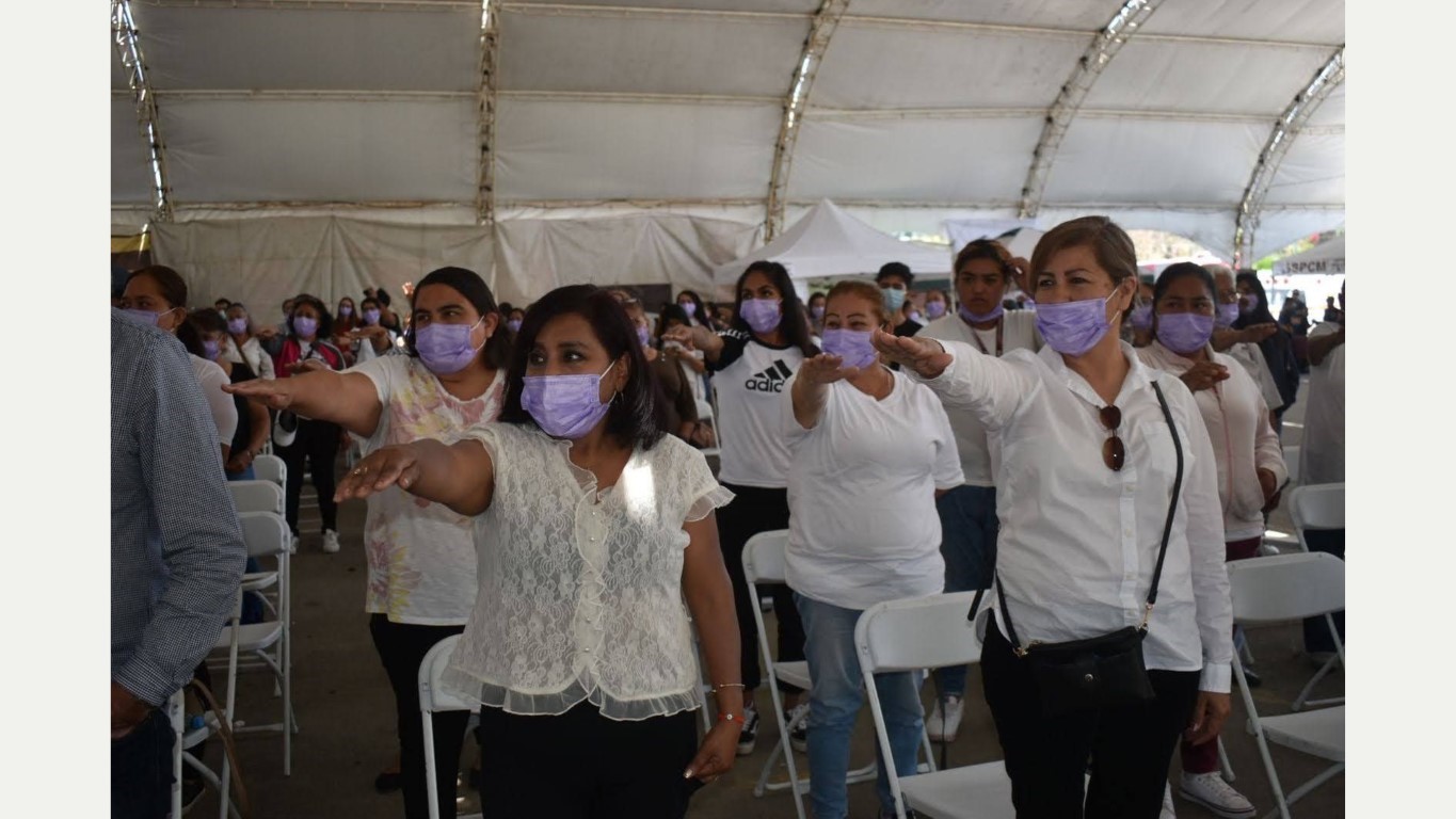 EMX-Rinden protesta Comités de Red de Mujeres Constructoras de Paz