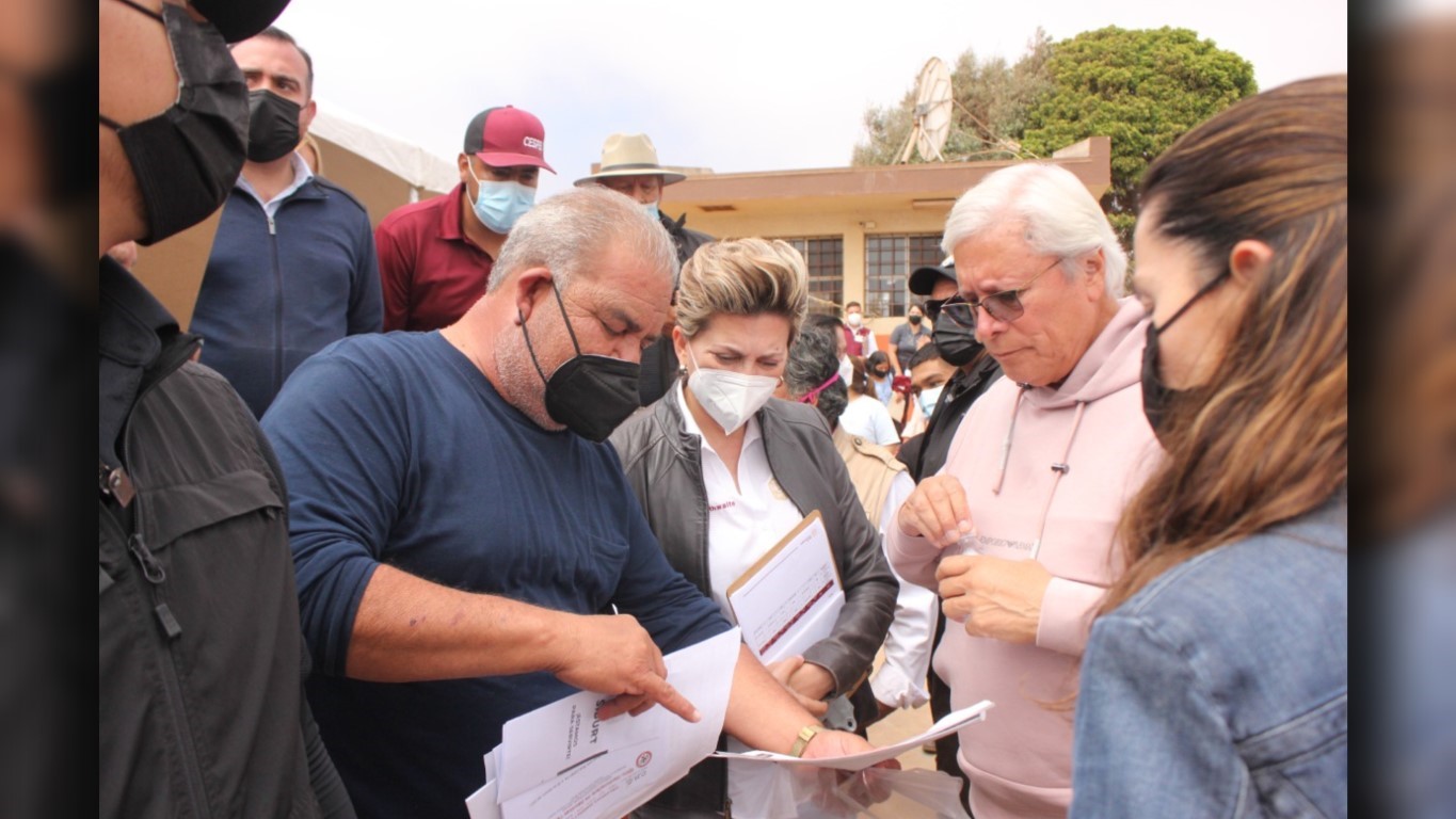 Cumple Bonilla Valdez con pobladores de Eréndira - Vimarsana News