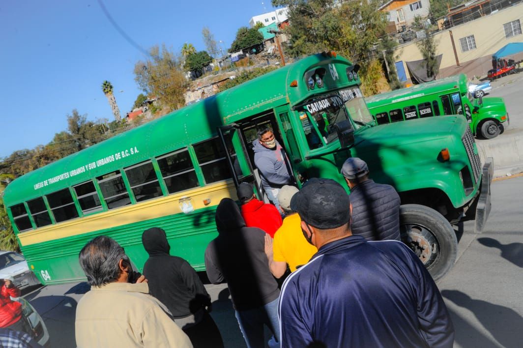 EMX-Sobrecarga de rutas genera caos vehicular en Tijuana 