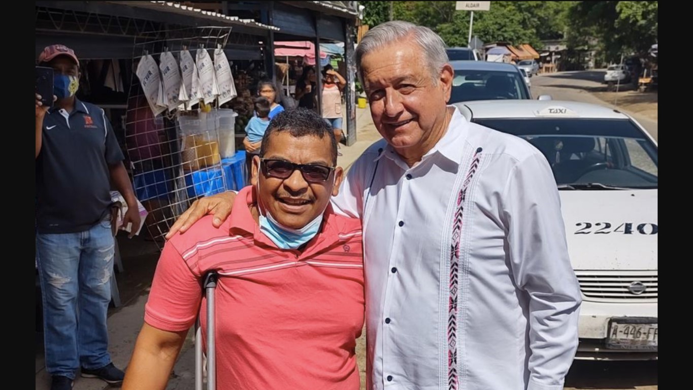 Dialoga AMLO con simpatizantes en Guerrero - Vimarsana News