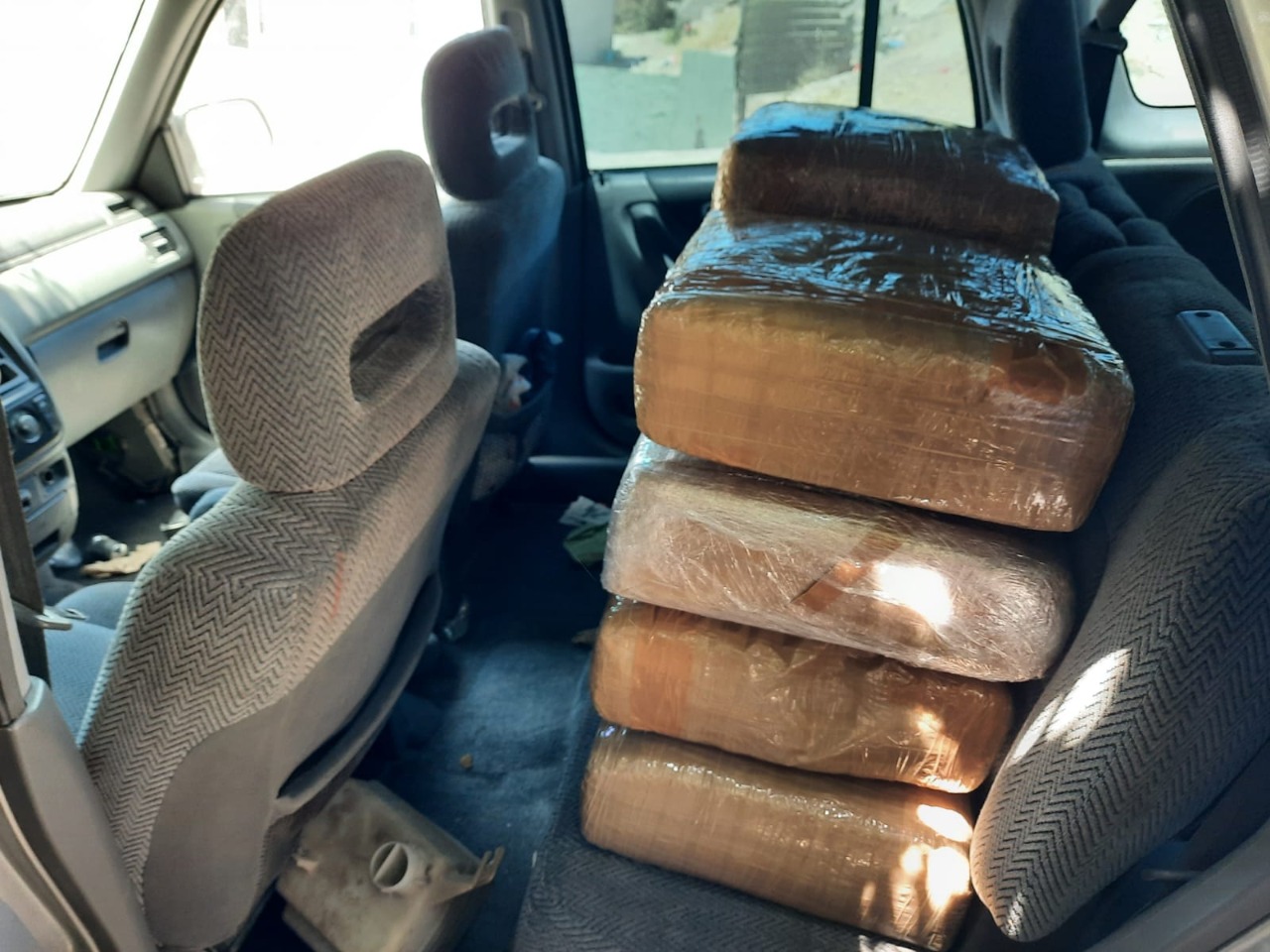 Aseguran un vehículo con 40 kilogramos de marihuana - Vimarsana News