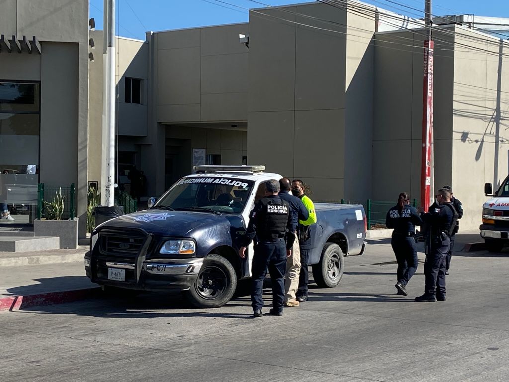 EMX-Balean un agente de la Policía en Tijuana