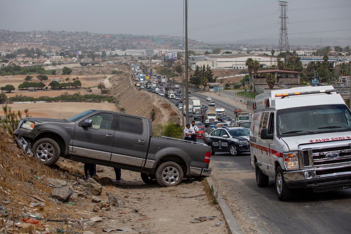 Fuerte accidente en Vía Rápida Poniente - Vimarsana News