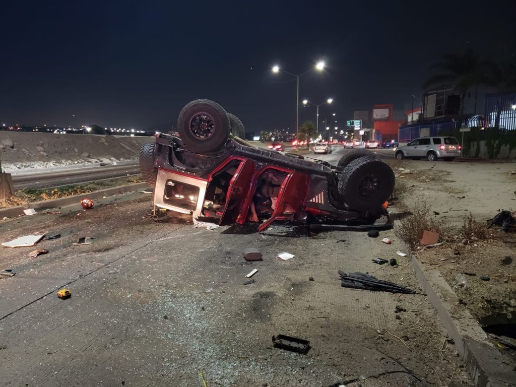 Cayó Jeep de puente O' Higgins a la Vía Rápida Poniente - El Mexicano - Vimarsana News