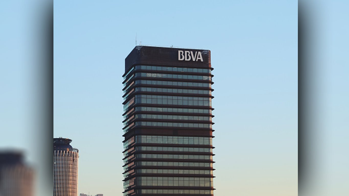 EMX-BBVA México le dice adiós al outsourcing; migra a 37 mil empleados