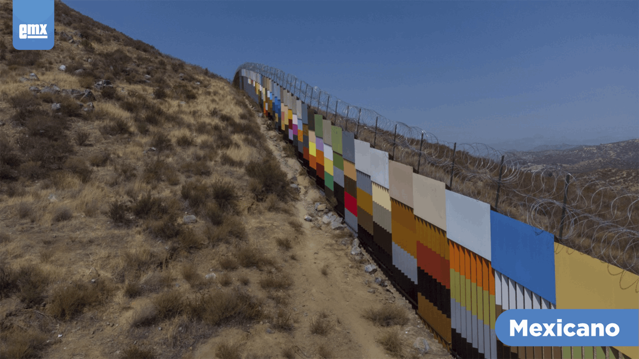EMX-Hacen arte en muro fronterizo de Tecate