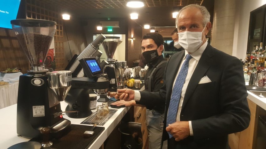 EMX-El reconocido barista italiano de la Asociación de Café de Especialidad, Luigi Lupi, fue invitado por Grupo Baristi      