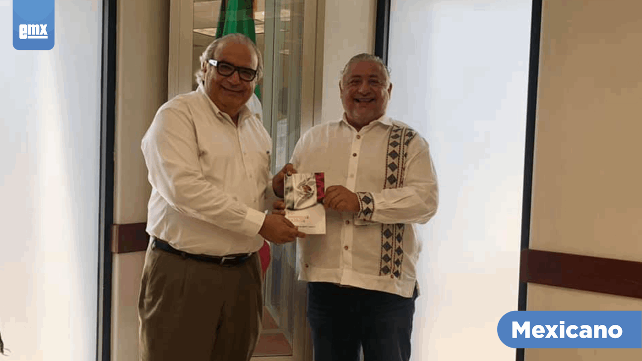 EMX-Presenta Amador Rodríguez el libro llamado “Símbolos Patrios” 