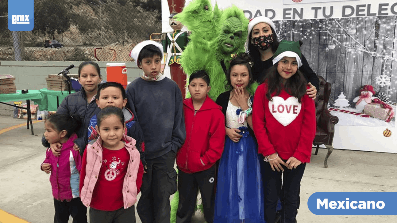 EMX-Playas de Tijuana y delegación Centro realizan navidad con sus comunidades