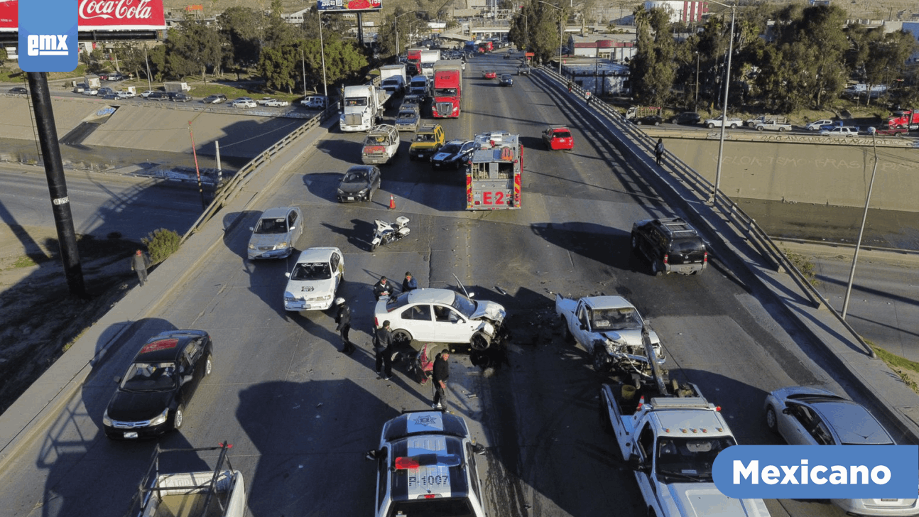 EMX-Accidente vial en puente Alamar