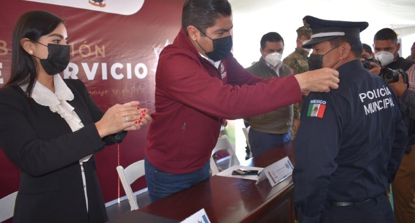 EMX-Otorgó alcalde Ayala ascensos a policías en situación de retiro