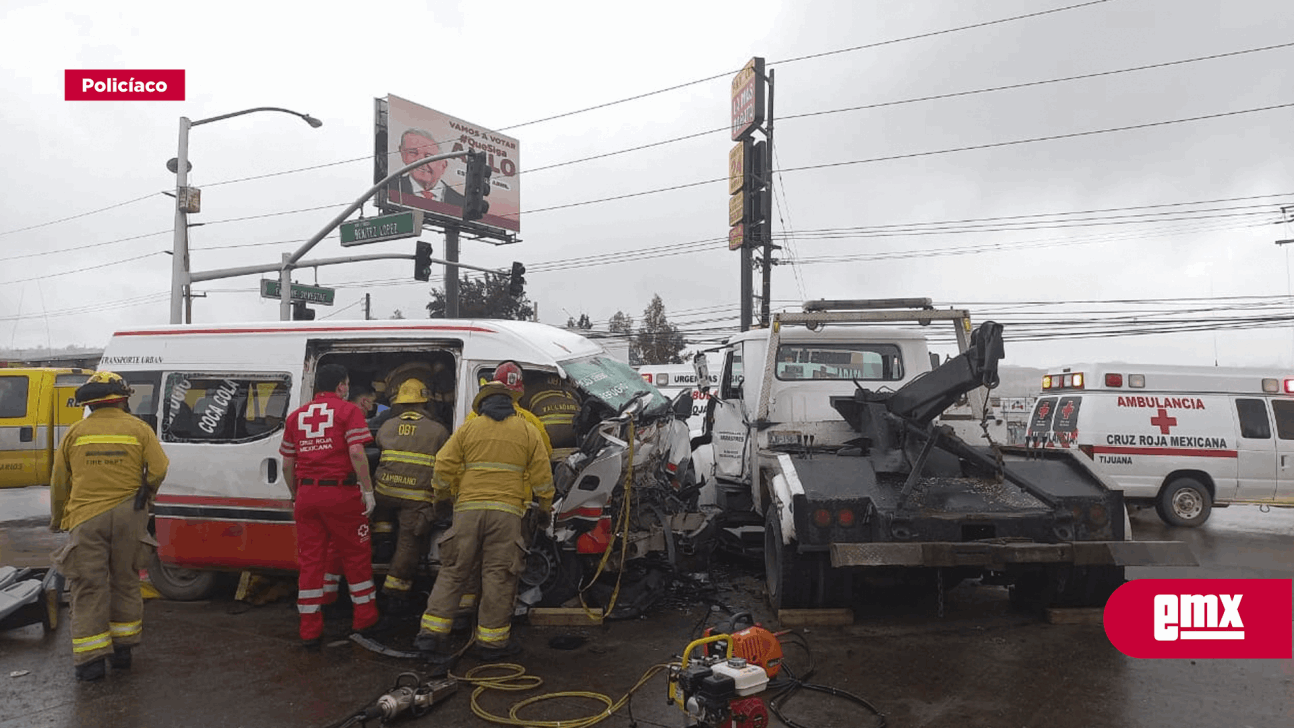 EMX-Choca taxi de ruta de frente contra grúa pesada, dos prensados