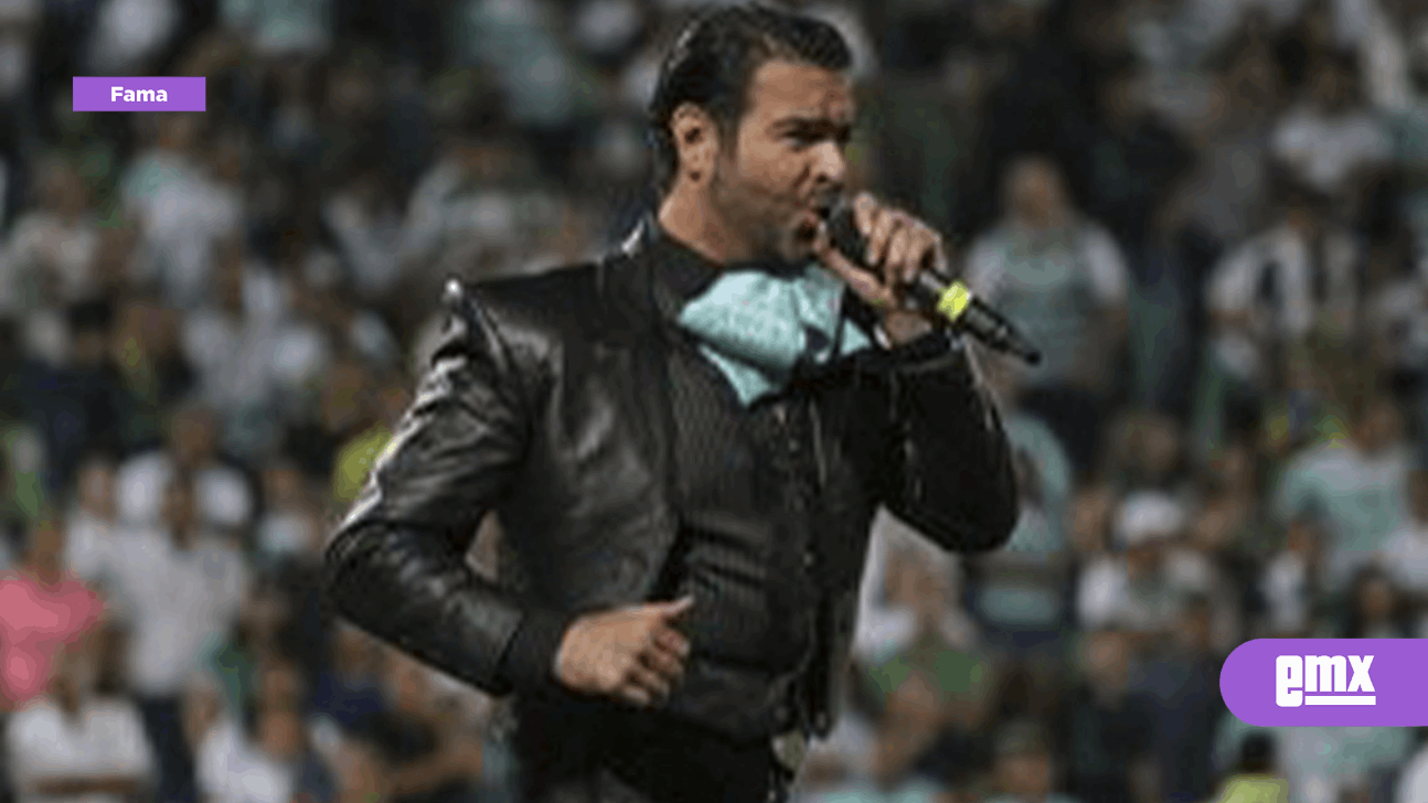 EMX-Pablo Montero se equivoca en el Himno Nacional previo al Chivas vs Atlas