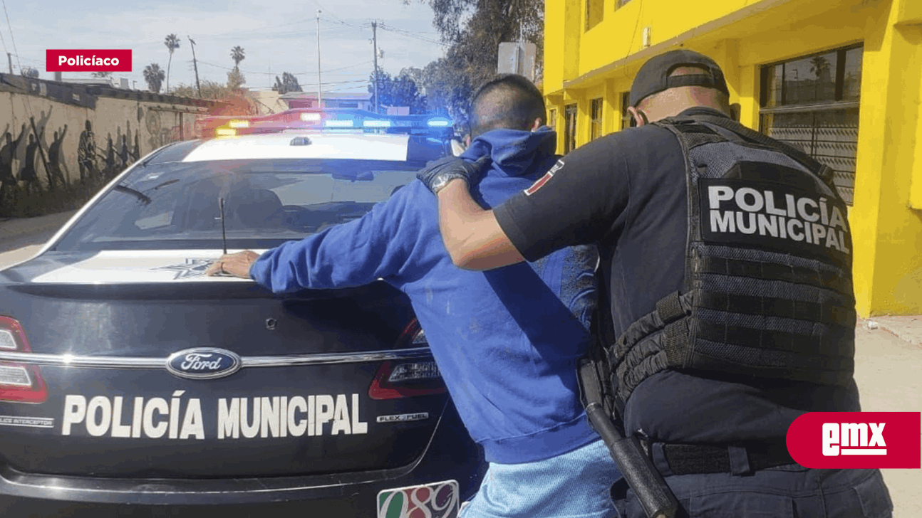 EMX-Detienen a sujeto orinando en la calle en Ensenada