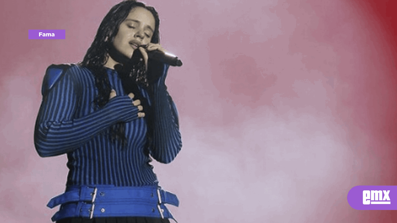 EMX-'Pero no llores'; Rosalía rechaza a fan que le pidió ser su 'motoesposa'