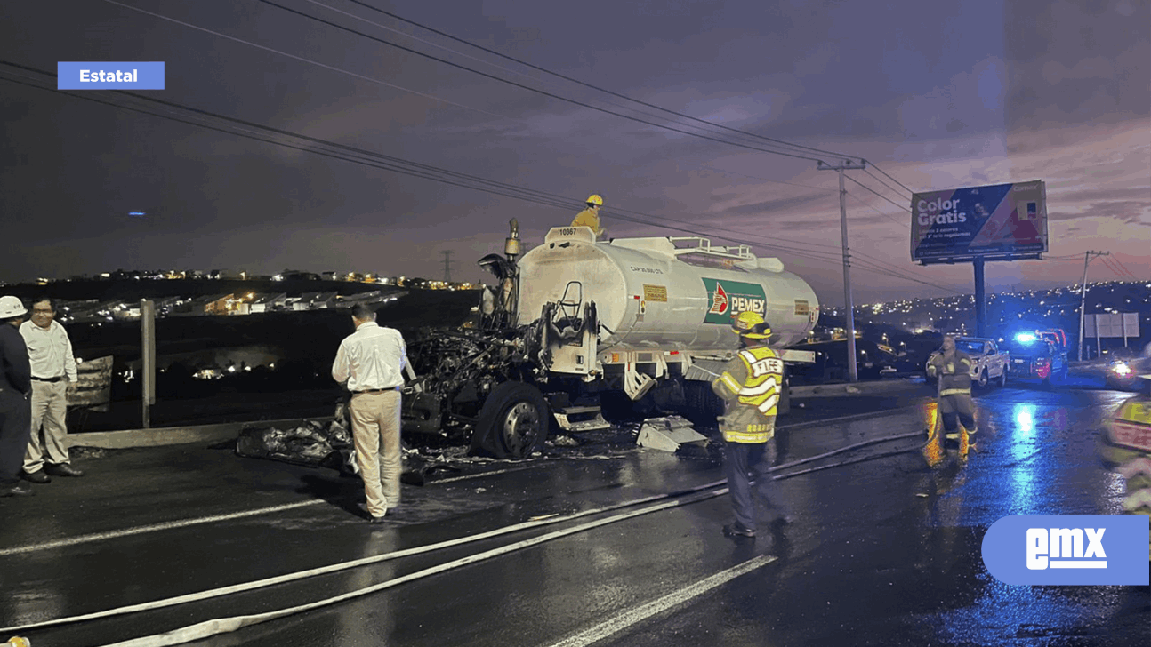 EMX-Por ser obsoletas se incendian pipas de PEMEX