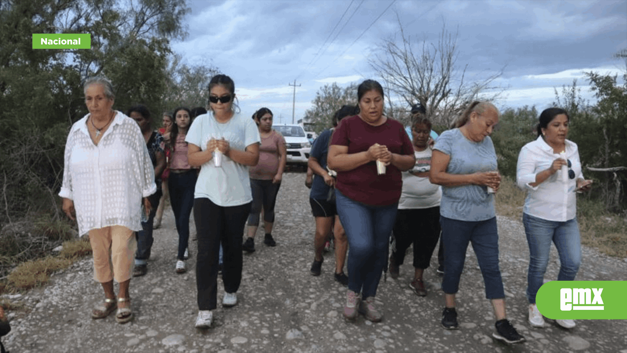 EMX-Familiares de mineros atrapados oran en Coahuila