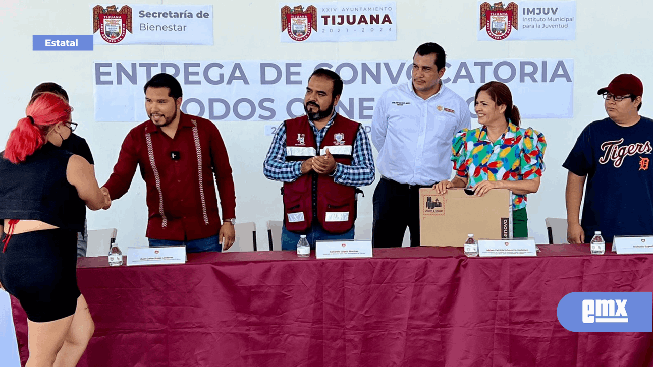 EMX-Beneficia IMJUV a universitarios con el programa "Todos Conectado"