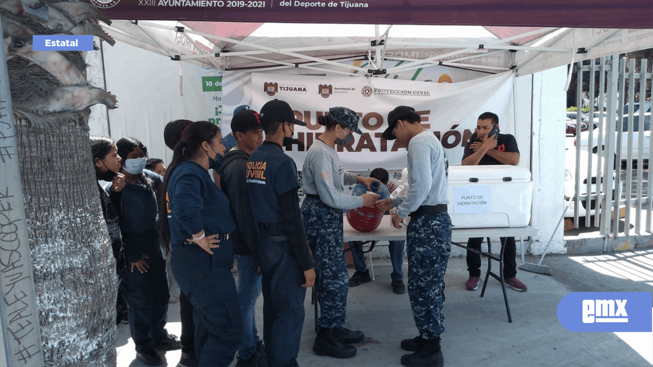 EMX-Atienden puntos de hidratación a más de 2 mil 700 ciudadanos y mascotas en inicio del fin de semana
