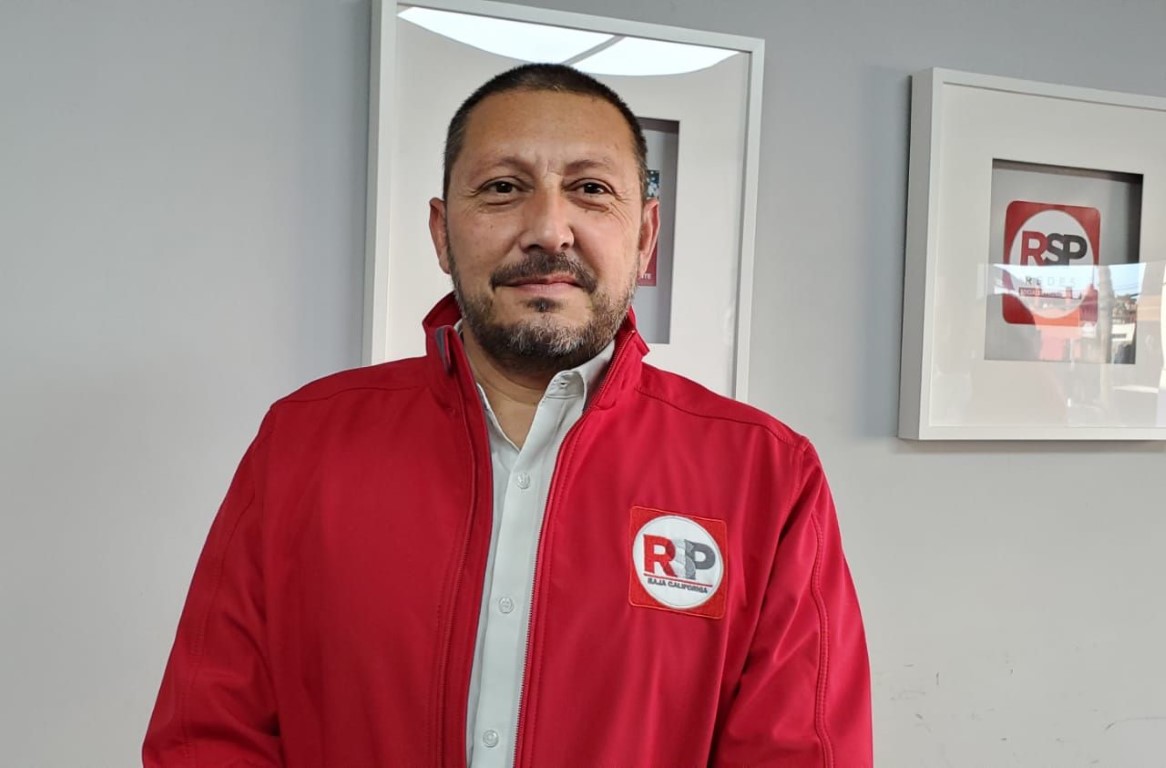 EMX-Gonzalo Pirrón Valdez…Tomó protesta al doctor José Luis Arce Ramos…