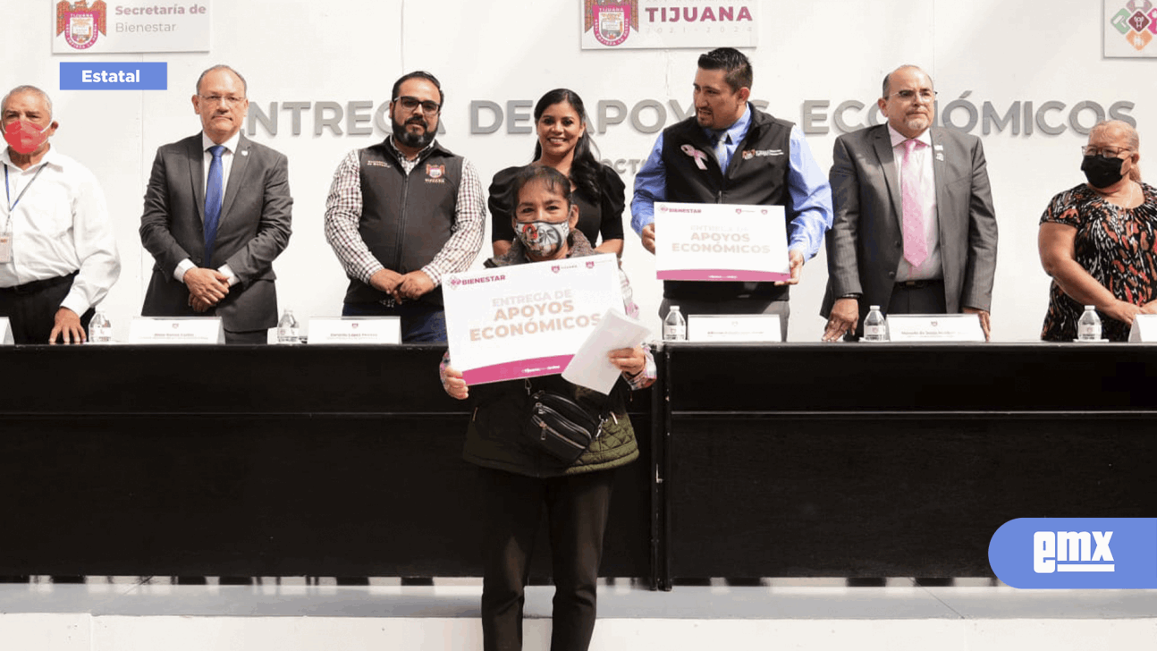 EMX-Alcaldesa Montserrat Caballero entrega 60 apoyos económicos a Tijuanenses 