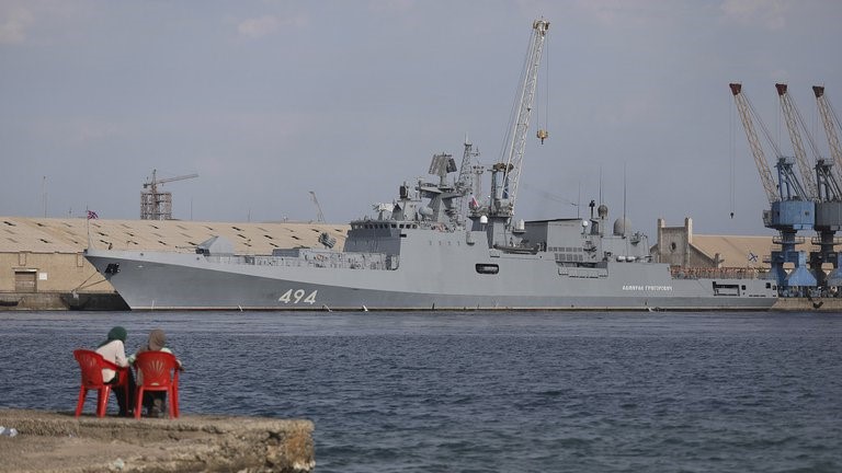 EMX-Buques de guerra de Rusia y Estados Unidos arribaron a Puerto Sudán, donde Moscú planea construir su primera base naval en África