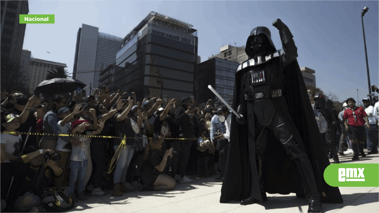 EMX-Star Wars invade las calles de la Ciudad de México