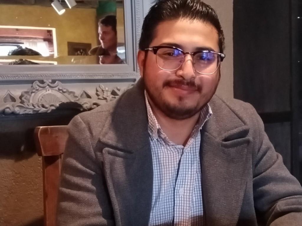 EMX-Roy Mogollón Pérez… Alza la mano también por el Distrito Siete Electoral a diputado federal