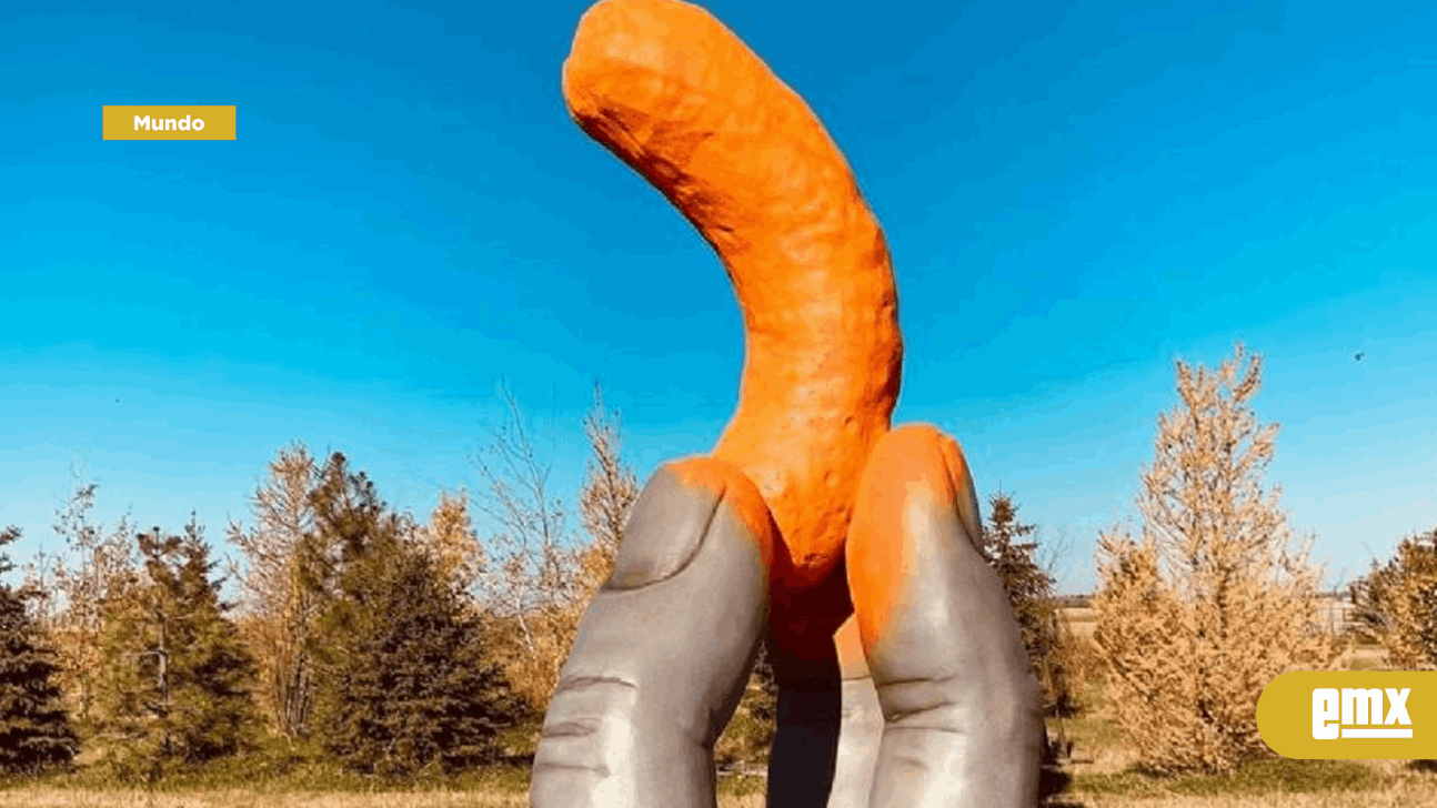 EMX-Colocan en pueblo de Canadá estatua de… ¿un Cheeto?