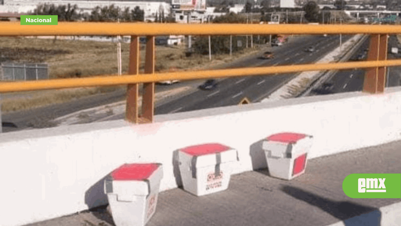 EMX- Hallan hieleras con vísceras en puente de Querétaro