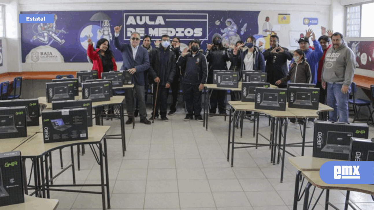 EMX-Inaugura Secretaría de Educación aula de medios y entrega apoyos educativos 